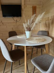 Μια τηλεόραση ή/και κέντρο ψυχαγωγίας στο Brvnare Puljci 2