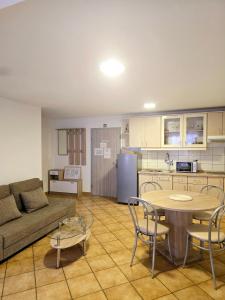 Kuchyňa alebo kuchynka v ubytovaní Apartments Vugica Šilo