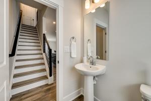 Fotografie z fotogalerie ubytování 2 Mi to Uptown Charlotte Family Townhome! v destinaci Charlotte + 24 fotografií