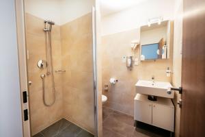 Ein Badezimmer in der Unterkunft BO Hotel Hamburg