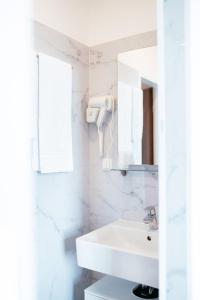 Ein Badezimmer in der Unterkunft BO Hotel Hamburg