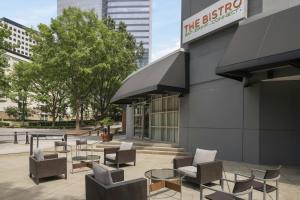 Posezení v ubytování Courtyard by Marriott Atlanta Buckhead