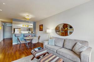 Billede fra billedgalleriet på Chelan Resort Suites - Lakeside Serenity #309 i Chelan