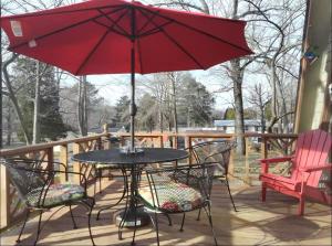 Siseõu või muu väliala majutusasutuses Kentucky Lake Family Cabin! Pet Friendly +42 fotot