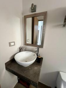 Koupelna v ubytování Modern Oceanfront Retreat 2BD 2BDR Wifi Pool
