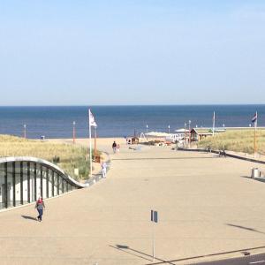 Vue générale sur la mer ou vue sur la mer prise depuis l'appart'hôtel