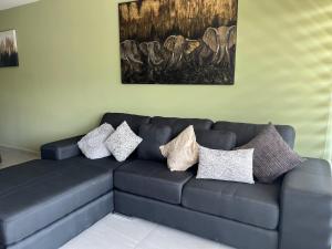 Posezení v ubytování Modern Oceanfront Retreat 2BD 2BDR Wifi Pool