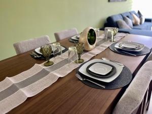 Posezení v ubytování Modern Oceanfront Retreat 2BD 2BDR Wifi Pool