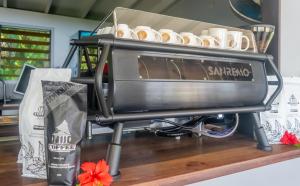 Aroha Taveuni Beachfront Bures的咖啡和沏茶工具