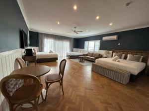 The Quarters, Ascend Hotel Collection的休息区
