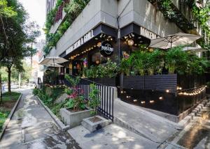 Το κτήριο όπου στεγάζεται  το διαμέρισμα