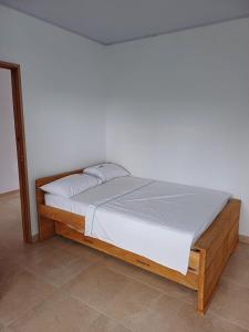 Katil atau katil-katil dalam bilik di Olamar Hostal