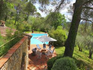 Bazén v ubytování Mansion in Var with Private Pool nebo v jeho okolí