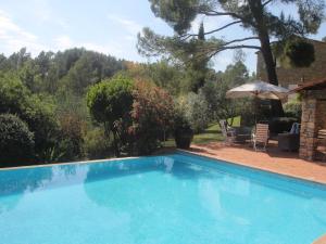 Bazén v ubytování Mansion in Var with Private Pool nebo v jeho okolí