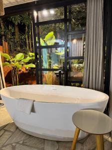 Φωτογραφία από το άλμπουμ του Micro casa quintal privativo, banheira de imersão σε Monte Alegre do Sul