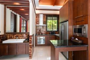 Köök või kööginurk majutusasutuses The Retreat Koh Samui