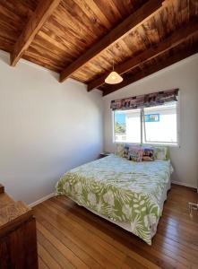 Ένα ή περισσότερα κρεβάτια σε δωμάτιο στο GIVE305A - Modern Funky Bach +2 φωτογραφίες