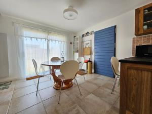 Foto dalla galleria di Jolie Villa à 120m Plage - 4 Pers - La Faute-sur-Mer - FR-1-476-233 a La Faute-sur-Mer