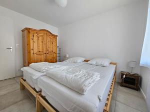 Foto dalla galleria di Jolie Villa à 120m Plage - 4 Pers - La Faute-sur-Mer - FR-1-476-233 a La Faute-sur-Mer