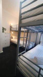 Gambar di galeri bagi Southern Cross Apartment 1 di Falls Creek