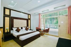 Ένα ή περισσότερα κρεβάτια σε δωμάτιο στο Decent Stays