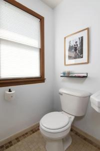 Gallery image of LumberJill Lodge Room 3 in Balsam Lake +13 photos