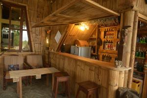 The lounge or bar area at hostal Monte Libano