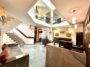 Posezení v ubytování Hotel Grand Arcasia Saket- Near PVR Anupam