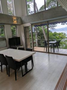 ภูมิทัศน์ธรรมชาติใกล้บ้านพักตากอากาศ