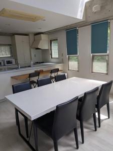 ครัวหรือมุมครัวของ Villa 波音テラス vacation club +43 ภาพ