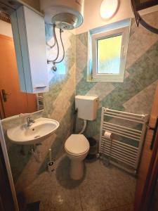 Ένα μπάνιο στο Guest house MIA +14 φωτογραφίες