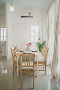 Χώρος καθιστικού στο Villa Serena