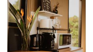 Dapur atau dapur kecil di Tiny Al'Molokai by Tiny Away