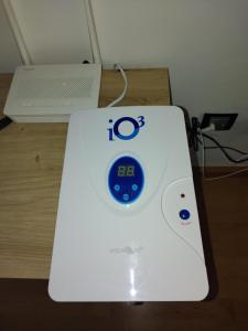 a wii remote control sitting on top of a table at Apartamento SANTA CLARA 5 in Villarrobledo