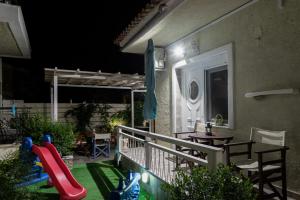 Bazén v ubytování Electra Apartments Keramoti 2 nebo v jeho okolí
