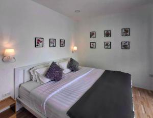 Ένα ή περισσότερα κρεβάτια σε δωμάτιο στο 3 Bed Villa Private Pool South Pattaya