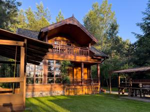 Το κτήριο όπου στεγάζεται  η παραθεριστική κατοικία