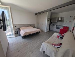 Kuchyň nebo kuchyňský kout v ubytování appartamenti i fiori del lago