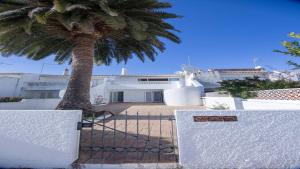 El edificio en el que está la casa vacacional