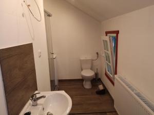 Photo de la galerie de l'établissement Villa Eden PEENE Hotel und Camping, à Gützkow 1 autre photo