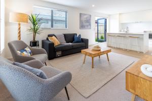 Posezení v ubytování Hot Tub Haven! Games Room, Garden & E-Bikes