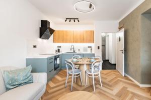 Köök või kööginurk majutusasutuses Hop Nest Žatec centrum apartment