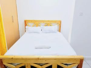 ナイロビにあるStudio apartment at Racecourse Gardens, Ngong Road, F19のギャラリーの写真