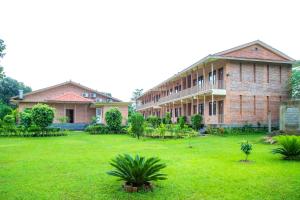 Badreni Jungle Resort, Sauraha外面的花园