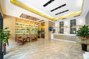 Weiting Hotel Shanghai Xujiahui Stadium Subway Station Branch大廳或接待區