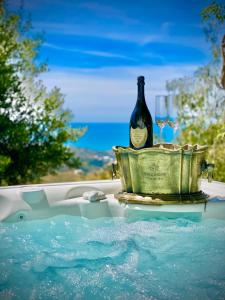 Joogid majutusasutuses El Solitaire-Luxurious villa-Infinity salt water pool-Sea views-Jacuzzi