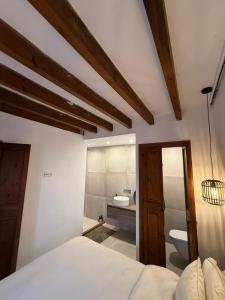 Koupelna v ubytování Charming House with Sea View