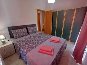 Postel nebo postele na pokoji v ubytování PineParkView Apartment + 18 fotografií