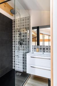 Ένα μπάνιο στο Loft en Provence - Terrasse-Climatisation-Proche Golf et Luberon