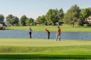 Επισκέπτες που μένουν στο Loft en Provence - Terrasse-Climatisation-Proche Golf et Luberon